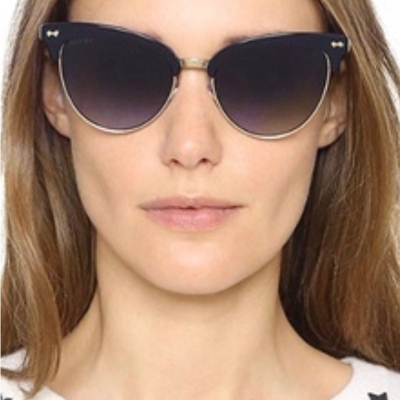 Authentic Gucci sunglasses with case - Picture 2 of 10